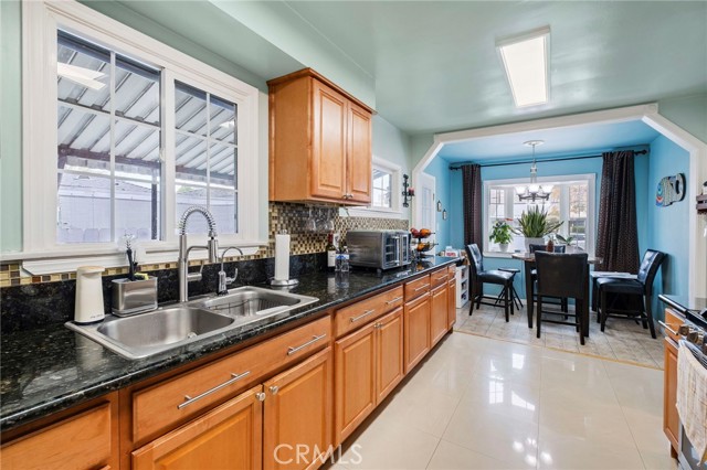 Detail Gallery Image 3 of 12 For 12540 Barbara Ann St, North Hollywood,  CA 91605 - 3 Beds | 2 Baths
