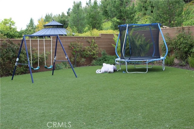 Detail Gallery Image 2 of 9 For 57 Stanza, Irvine,  CA 92620 - 4 Beds | 4 Baths