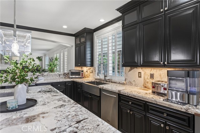 Detail Gallery Image 17 of 44 For 2634 Old Windmill Ct, Riverside,  CA 92503 - 5 Beds | 4/1 Baths