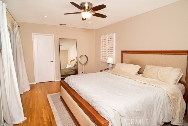 Detail Gallery Image 7 of 16 For 6458 Hanna Ave, Woodland Hills,  CA 91303 - 3 Beds | 3 Baths