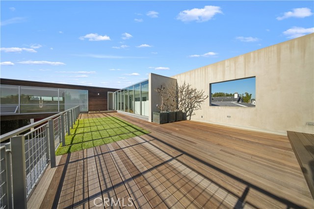 Detail Gallery Image 22 of 39 For 519 Santa Ana, Newport Beach,  CA 92663 - 4 Beds | 4/1 Baths