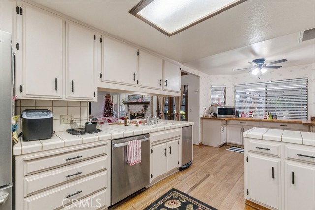 Detail Gallery Image 11 of 36 For 6479 N Blosser, Fresno,  CA 93711 - 4 Beds | 3 Baths