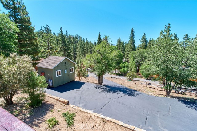 39676 Oak Glen Road, Fawnskin CA: https://media.crmls.org/medias/c51f0535-dd4a-4b1a-a6ef-f52f181c2ed2.jpg