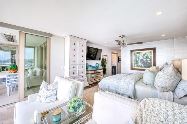 Detail Gallery Image 13 of 30 For 3121 W Coast Hwy 7ab,  Newport Beach,  CA 92663 - 3 Beds | 2 Baths