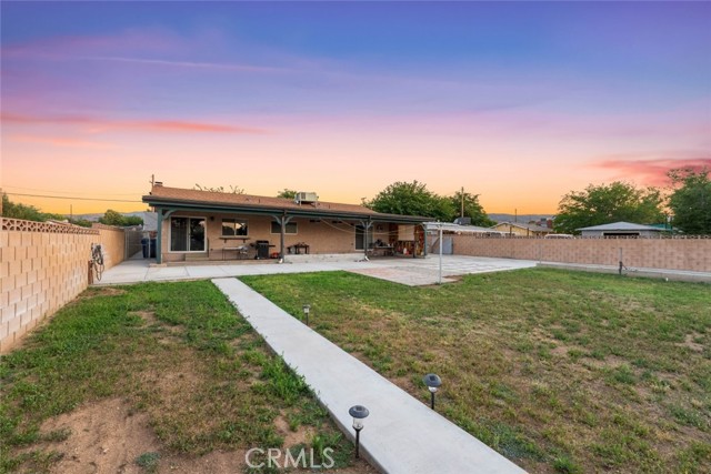 5111 W Avenue M2, Lancaster CA: https://media.crmls.org/medias/c51f60bc-2c91-4b9e-b537-09c839c3b539.jpg
