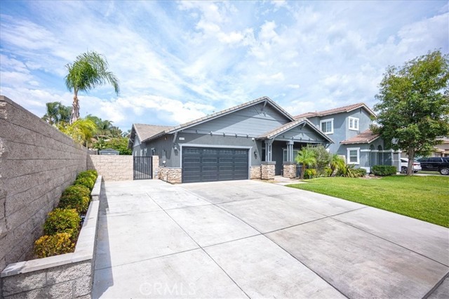 Detail Gallery Image 2 of 33 For 16212 Star Crest, Fontana,  CA 92336 - 4 Beds | 2 Baths