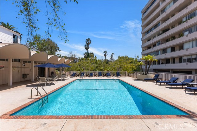 1333 S Beverly Glen Boulevard, Los Angeles CA: https://media.crmls.org/medias/c520554f-c553-4a0a-9c6f-29d01ca47ea0.jpg