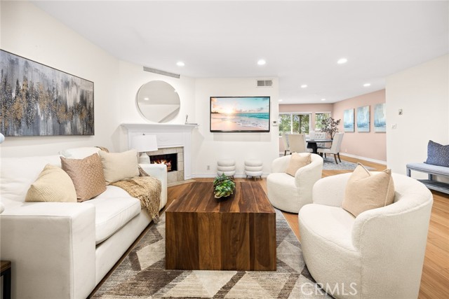 Detail Gallery Image 5 of 20 For 2441 Loma Vista, Pasadena,  CA 91104 - 3 Beds | 2/1 Baths