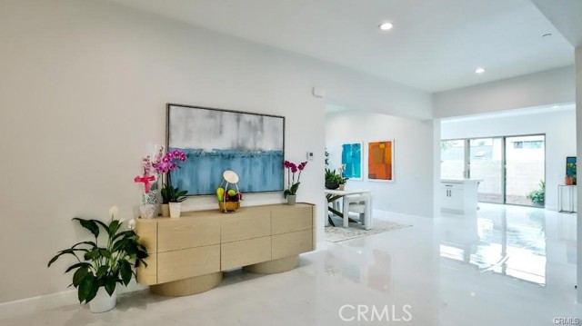 17413 Siena Ln, Fountain Valley CA: https://media.crmls.org/medias/c521a570-4c00-441e-9090-53ee1384e8d0.jpg