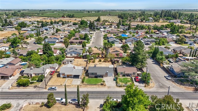 7638 Walnut Avenue, Winton CA: https://media.crmls.org/medias/c522d0f4-0675-4c2b-ab31-6cb18d39708f.jpg
