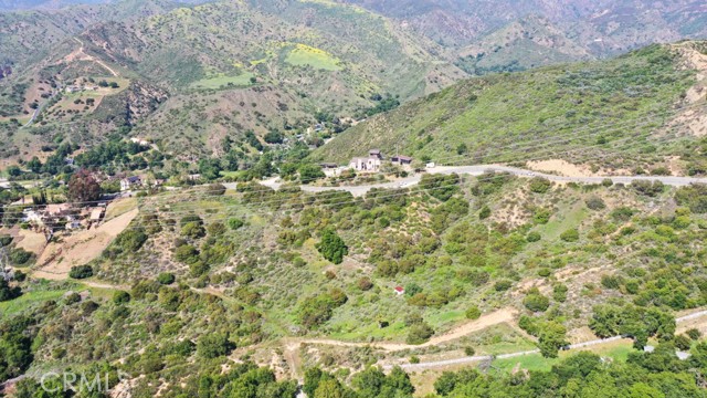 28052 Modjeska Grade Road, Silverado CA: https://media.crmls.org/medias/c52337a0-91b2-4935-ad34-c98a6c2e64cb.jpg