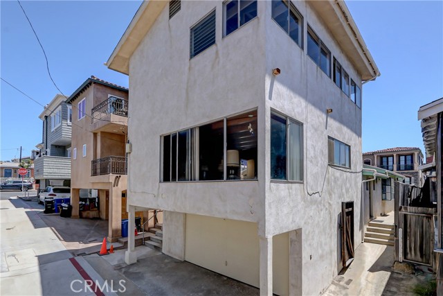 241 33rd Street, Hermosa Beach, California 90254, 2 Bedrooms Bedrooms, ,1 BathroomBathrooms,Residential,Sold,33rd,SB23145037