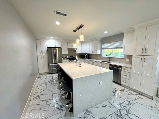 4628 W Simmons Avenue, Orange CA: https://media.crmls.org/medias/c5254144-3aa4-4092-bb60-1caf2709c699.jpg