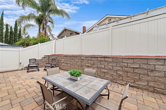 21376 Sleepy Glen Lane, Rancho Santa Margarita CA: https://media.crmls.org/medias/c525858a-087d-468b-b6c9-83054fd684fc.jpg