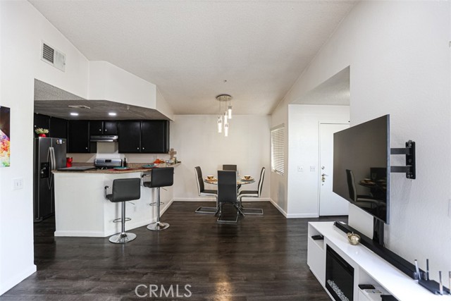 Detail Gallery Image 3 of 44 For 1712 Crystal Canyon, Azusa,  CA 91702 - 2 Beds | 1/1 Baths