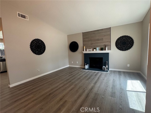Detail Gallery Image 4 of 22 For 1003 Lightcap St, Lancaster,  CA 93535 - 2 Beds | 2 Baths