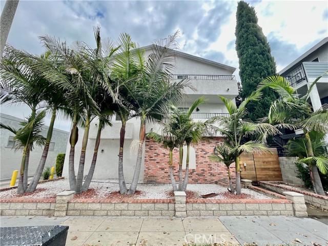 1212 Gladys AVE Unit: 305