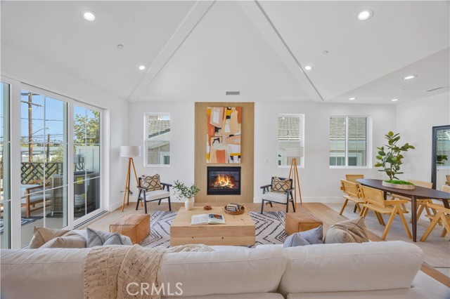 2420 Ives Lane, Redondo Beach, California 90278, 4 Bedrooms Bedrooms, ,3 BathroomsBathrooms,Residential,For Sale,Ives,SB25133700