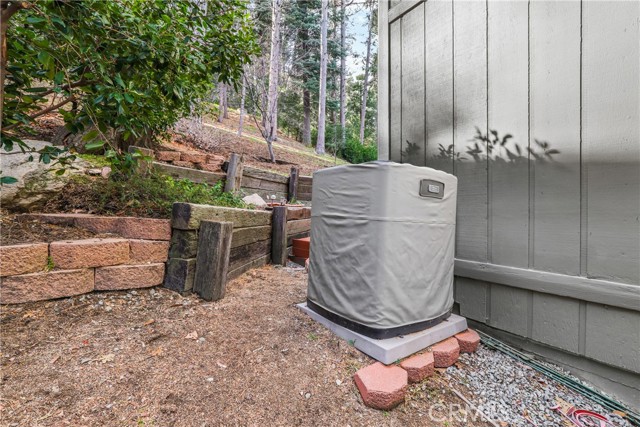 Detail Gallery Image 23 of 40 For 994 Lausanne Dr, Crestline,  CA 92325 - 4 Beds | 2/1 Baths