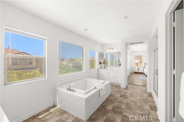 2756 E Wickford Street, Ontario CA: https://media.crmls.org/medias/c528f704-dcf9-40a4-b695-732d127ead06.jpg