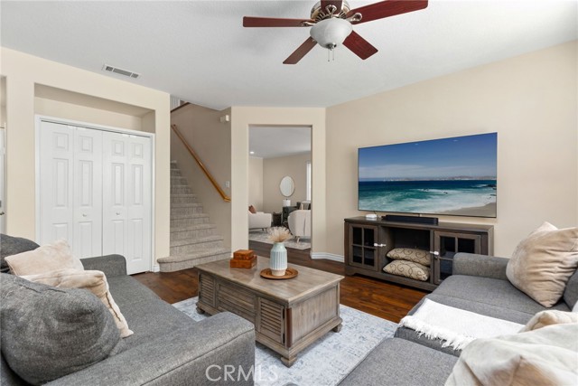 Detail Gallery Image 9 of 33 For 40929 Engelmann Oak St, Murrieta,  CA 92562 - 6 Beds | 2/1 Baths