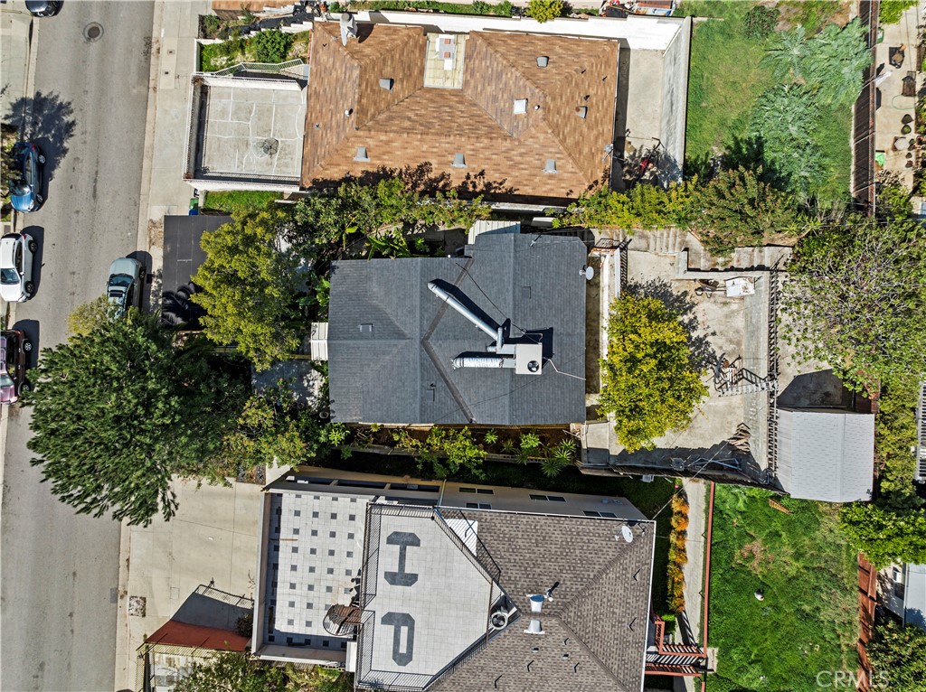 https://media.crmls.org/medias/c5293297-295c-4cdf-9372-d892a7d0d8e6.jpg?preset=X-Large