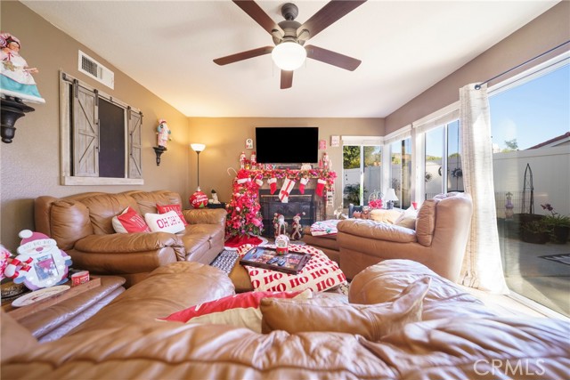 Detail Gallery Image 13 of 53 For 28947 Glenrock Pl, Highland,  CA 92346 - 5 Beds | 3 Baths