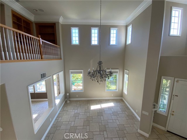 Detail Gallery Image 7 of 27 For 1475 Clearview Cir, Corona,  CA 92882 - 4 Beds | 3/1 Baths