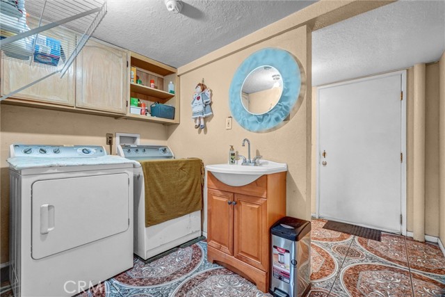 Detail Gallery Image 19 of 30 For 2300 Gale Ave, Long Beach,  CA 90810 - 3 Beds | 1 Baths
