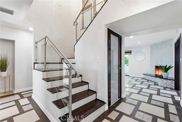 Detail Gallery Image 13 of 44 For 5836 Winnetka Ave, Woodland Hills,  CA 91367 - 4 Beds | 3 Baths