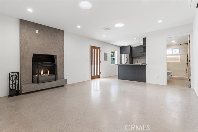 Detail Gallery Image 31 of 33 For 18848 Collins, Tarzana,  CA 91356 - 2 Beds | 2 Baths