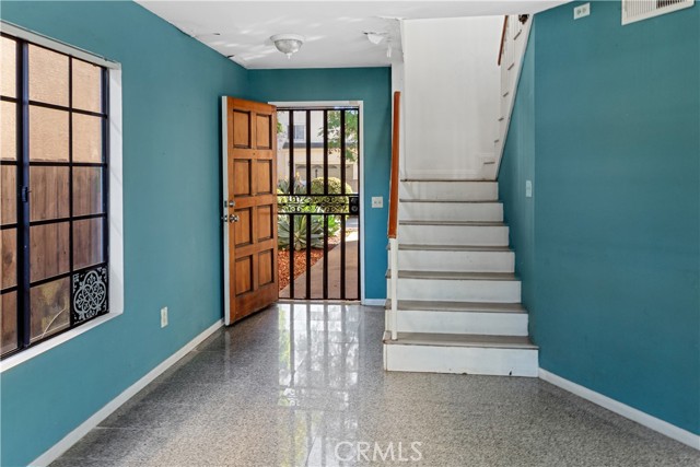 Detail Gallery Image 6 of 25 For 1021 S Reservoir, Pomona,  CA 91766 - 3 Beds | 2/1 Baths