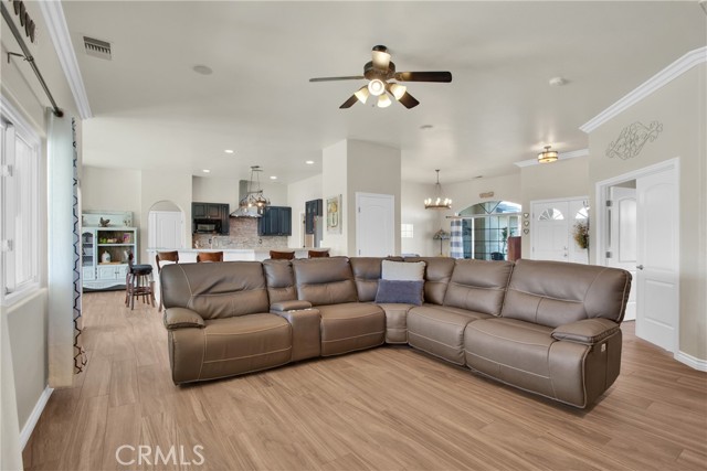 Detail Gallery Image 16 of 62 For 12227 Farmington St, Oak Hills,  CA 92344 - 4 Beds | 2/1 Baths