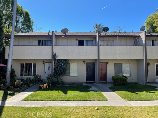 Detail Gallery Image 1 of 1 For 521 S Lyon St #106,  Santa Ana,  CA 92701 - 2 Beds | 1/1 Baths