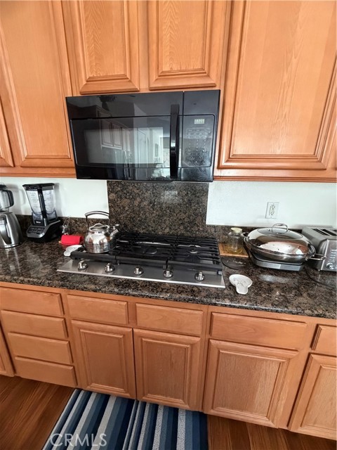 Detail Gallery Image 20 of 63 For 28512 Meadow Heights Ct, Canyon Country,  CA 91387 - 6 Beds | 3 Baths