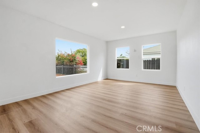 Detail Gallery Image 5 of 34 For 527 N Cucamonga Ave, Ontario,  CA 91764 - 3 Beds | 2 Baths