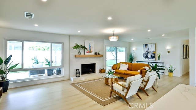 2737 Lorenzo Avenue, Costa Mesa CA: https://media.crmls.org/medias/c52daa7a-9bc3-40b3-8883-01b4638b99a0.jpg