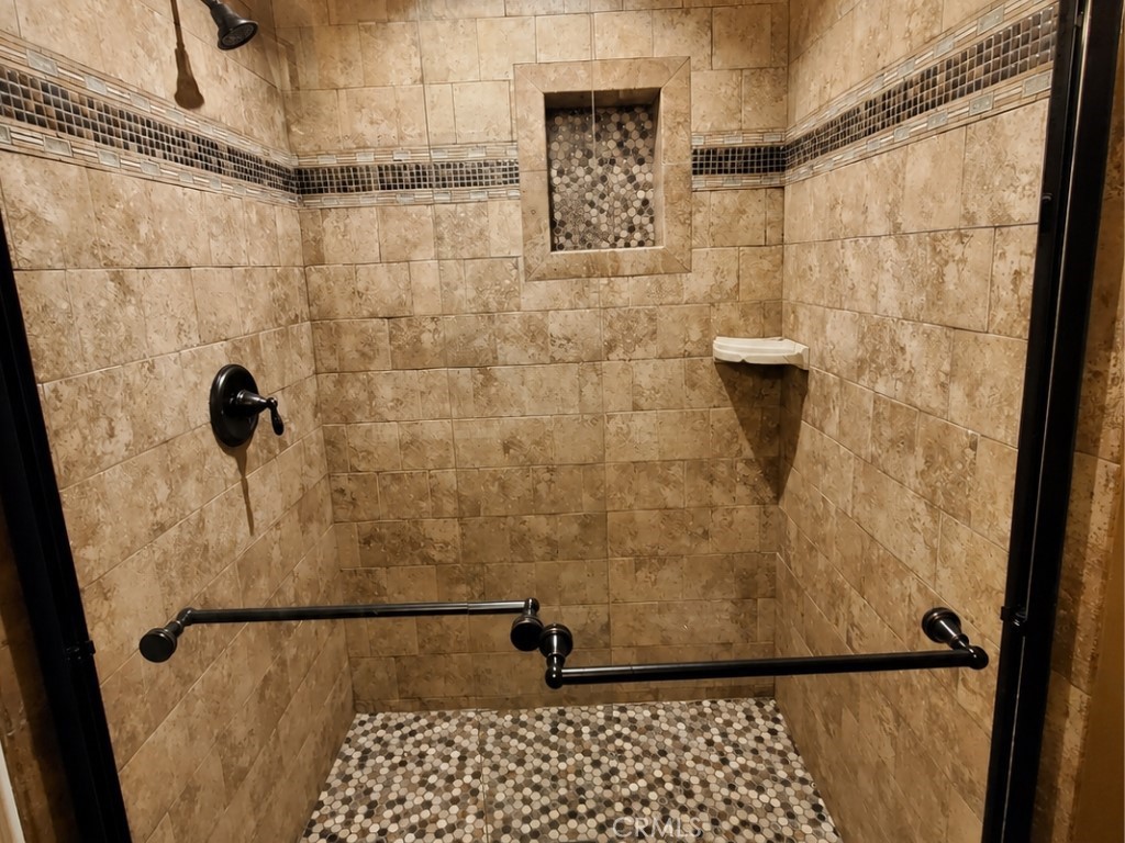 https://media.crmls.org/medias/c52e52af-4255-4b8c-8475-9ab85ac74033.jpg?preset=X-Large