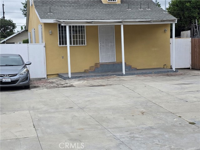 123 E Gage Avenue, Los Angeles CA: https://media.crmls.org/medias/c52e5fa0-a75d-4d36-8d08-734c8e50d29a.jpg