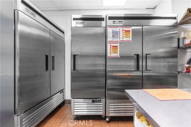 275 9th street, San Bernardino CA: https://media.crmls.org/medias/c52f1636-ea03-4528-a330-b599f95449c6.jpg