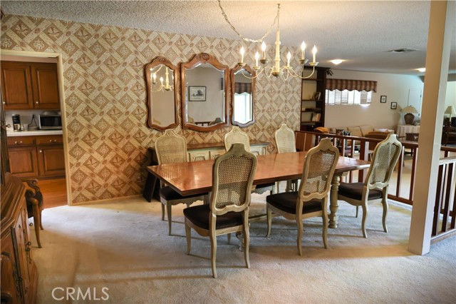 Detail Gallery Image 8 of 20 For 10035 Gierson Ave, Chatsworth,  CA 91311 - 4 Beds | 3 Baths