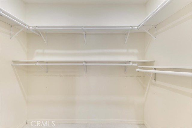 Detail Gallery Image 25 of 37 For 19933 Hiawatha St, Chatsworth,  CA 91311 - 5 Beds | 2/1 Baths
