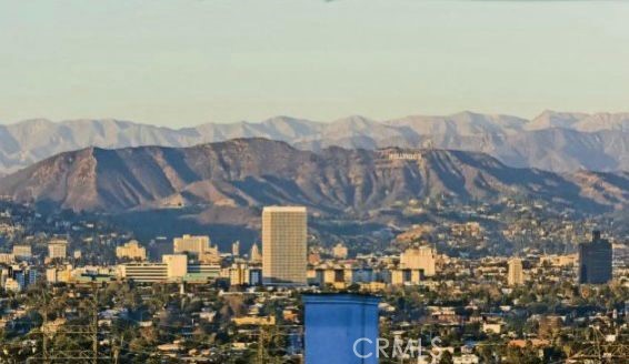 Detail Gallery Image 3 of 68 For 5617 Glenford, Los Angeles,  CA 90008 - 3 Beds | 2 Baths