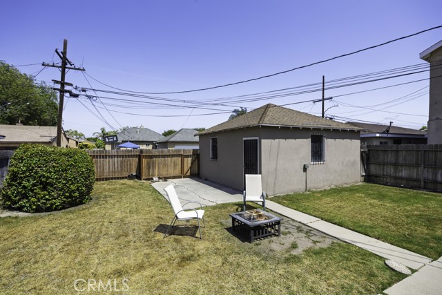 2292 Euclid Avenue, Long Beach CA: https://media.crmls.org/medias/c5302c57-1d35-4815-adb4-cdf259edaba5.jpg