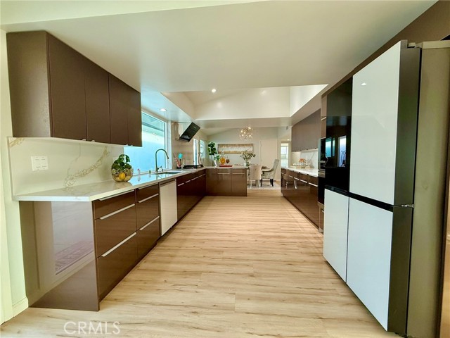 Detail Gallery Image 14 of 70 For 3432 Yellowtail Dr, Los Alamitos,  CA 90720 - 5 Beds | 4 Baths