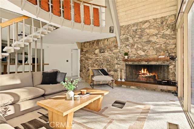 Detail Gallery Image 7 of 36 For 180 Grass Valley #37,  Lake Arrowhead,  CA 92352 - 2 Beds | 2 Baths