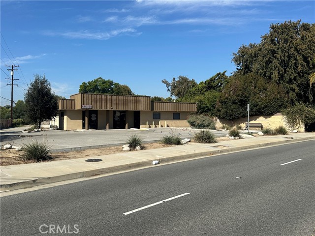 Image 14 of 24 For 2005 Garey Avenue