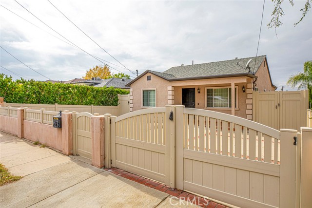 Detail Gallery Image 1 of 1 For 10557 Helendale Ave, Tujunga,  CA 91042 - 3 Beds | 2 Baths