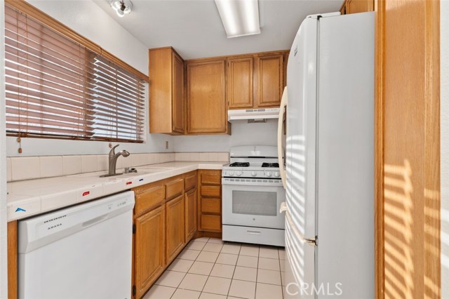 2800 Plaza Del Amo, Torrance CA: https://media.crmls.org/medias/c53679ff-1044-4b3a-8f75-efae9aa727c2.jpg