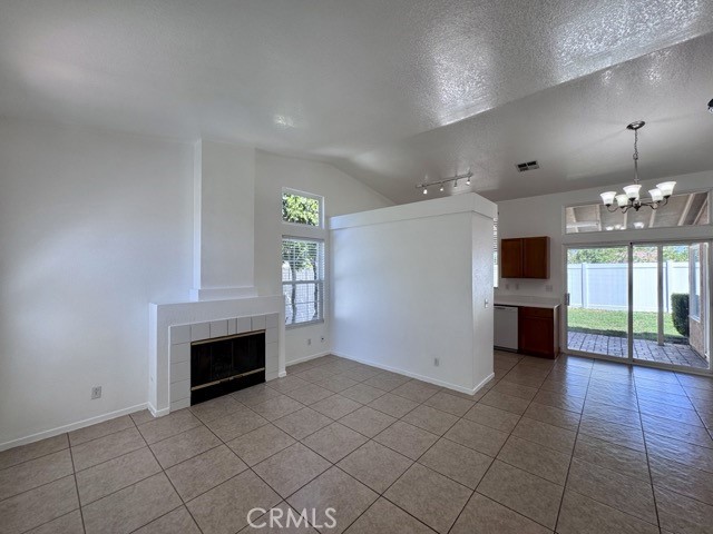Detail Gallery Image 8 of 33 For 32418 Enriqueta Cir, Temecula,  CA 92592 - 3 Beds | 2 Baths